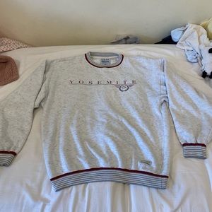 gray yosemite crewneck in size large!! (but would best fit a size medium)